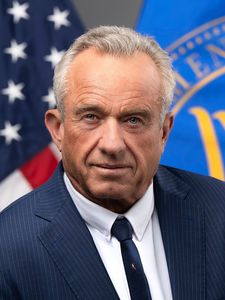 Robert F Kennedy Jr official portrait